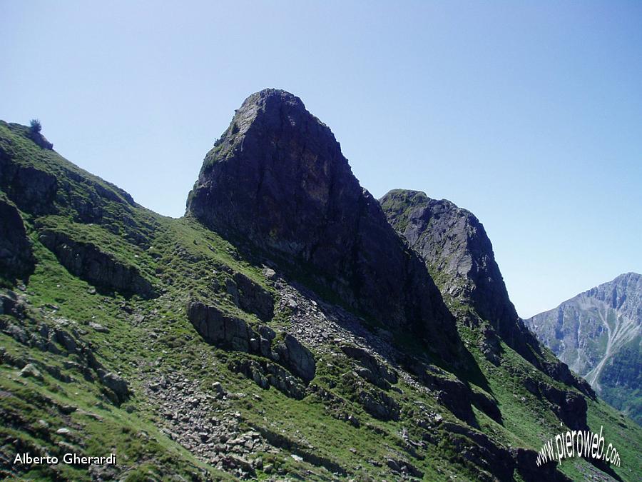 11 Bocchetta Pizzo di mezzo. In ricordo di un cuore montano fermatosi lì.JPG - 11 Bocchetta Pizzo di mezzo. In ricordo di un cuore montano fermatosi